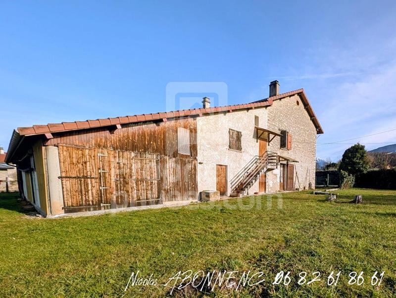 Maison - 200 m² - 8 pièces