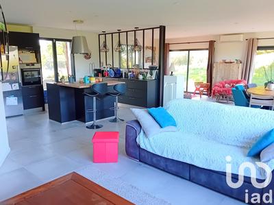 Maison - 212 m² - 8 pièces