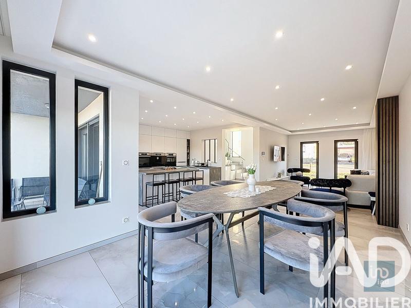 Maison - 150 m² - 7 pièces