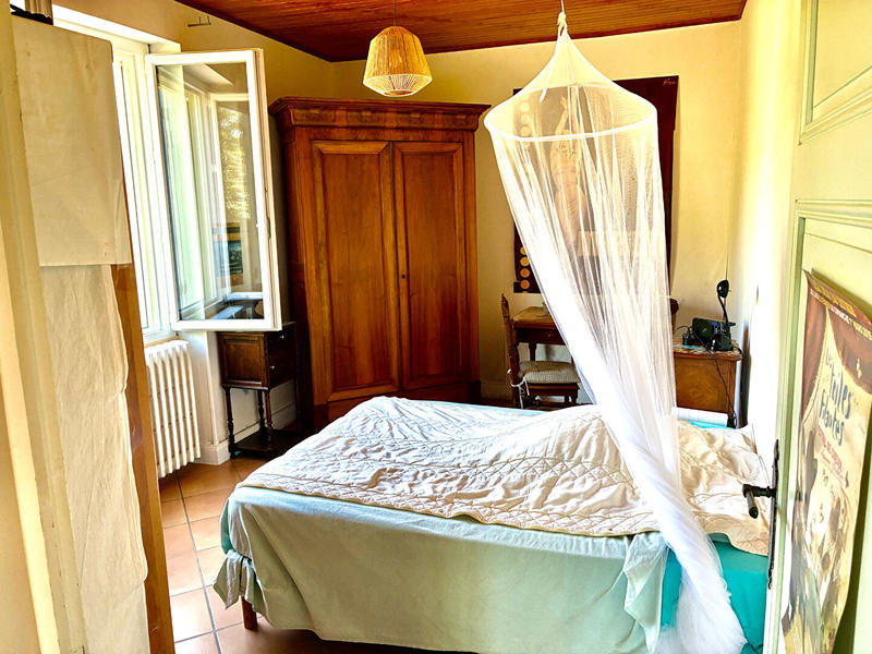 Maison - 218 m² - 6 pièces