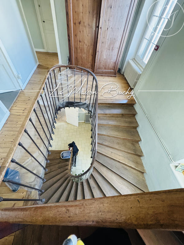 Maison - 295 m² - 11 pièces