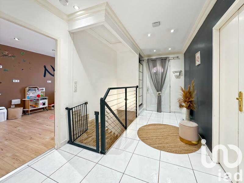 Maison - 180 m² - 7 pièces