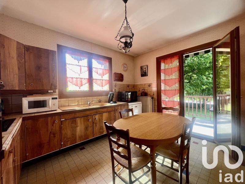 Maison - 331 m² - 9 pièces