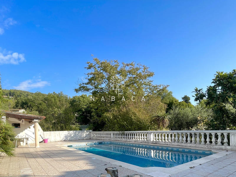 Maison - 188 m² - 9 pièces