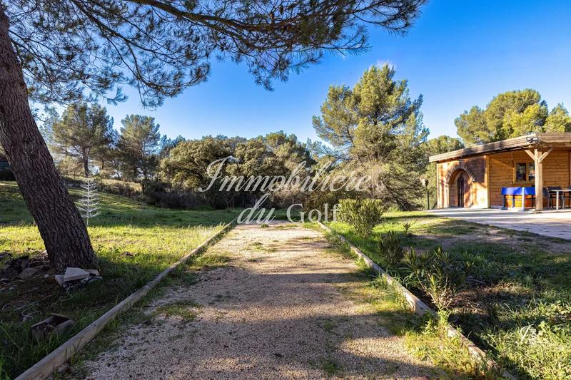 Maison - 213 m² - 12 pièces