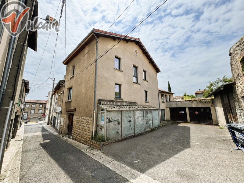 Maison - 240 m² - 5 pièces