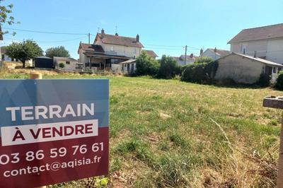 Terrain constructible - 640 m²