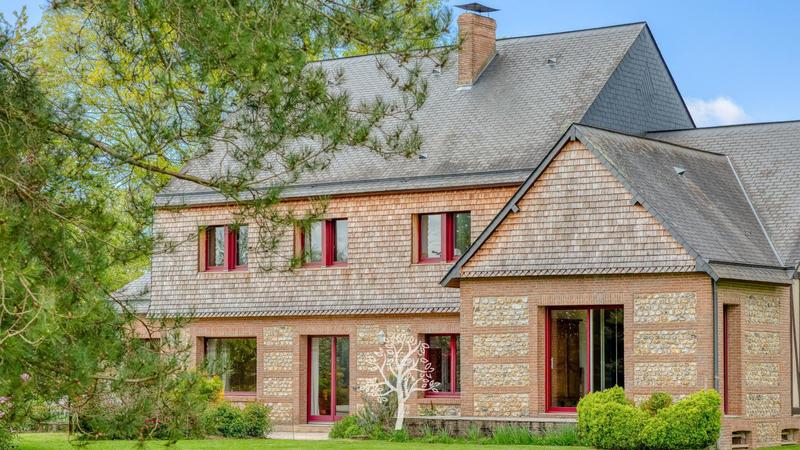 Maison - 325 m² - 7 pièces