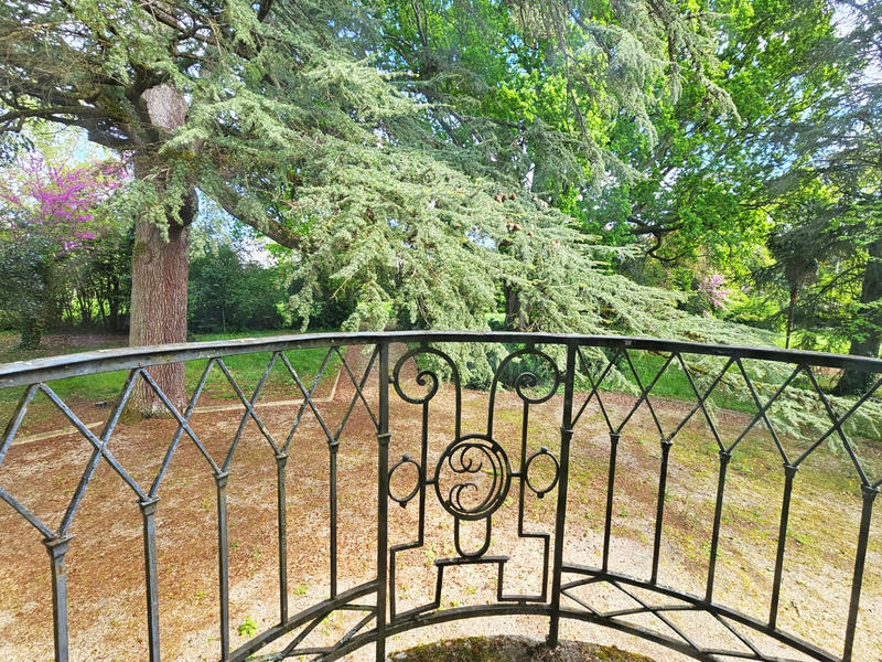 Maison - 446 m² - 14 pièces