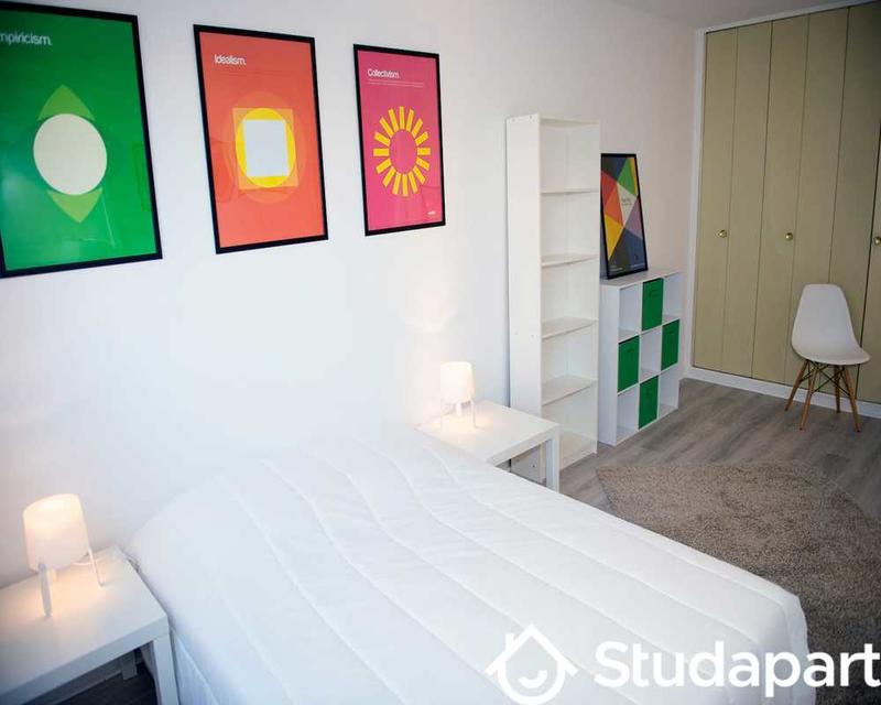 Chambre - 90 m² - 1 pièce