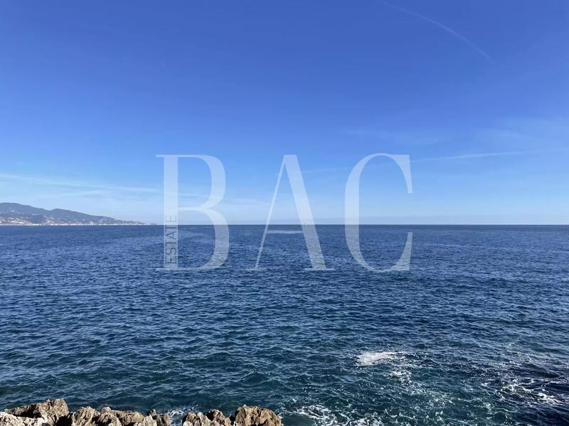 Villa - 1 000 m² - 10 pièces