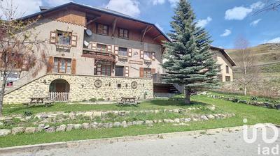 Châlet - 385 m² - 15 pièces