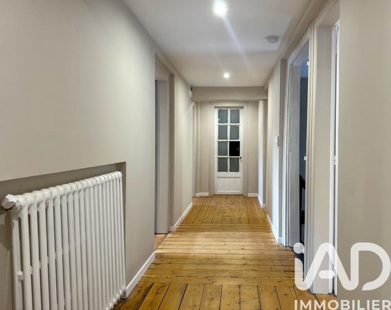 Maison - 202 m² - 6 pièces