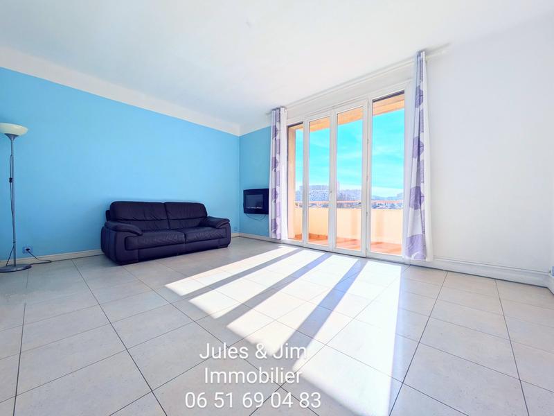 Appartement - 82 m² - 4 pièces