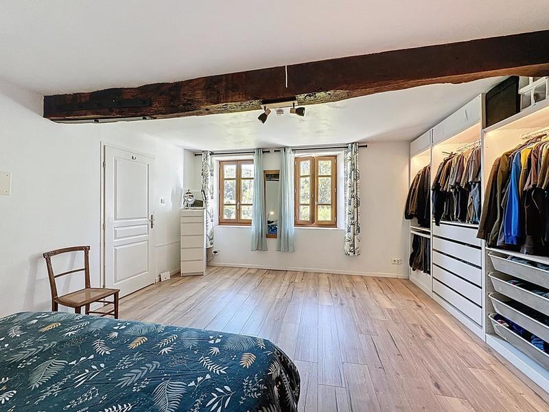 Maison - 275 m² - 7 pièces