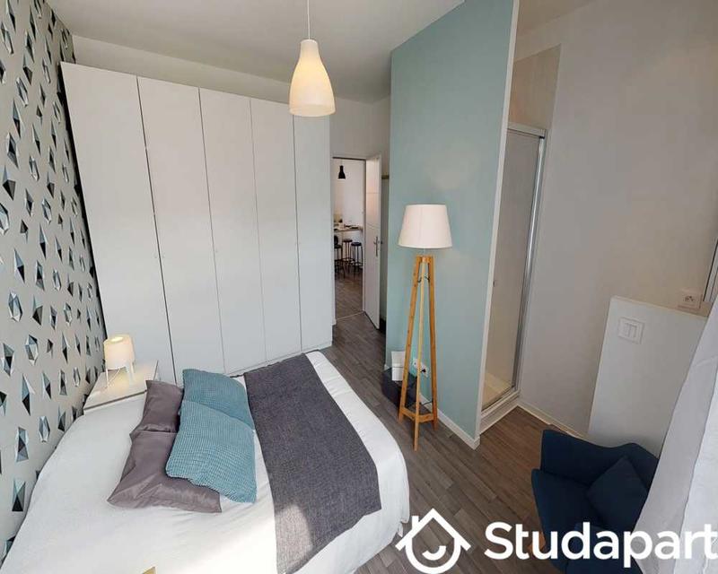 Chambre - 80 m² - 1 pièce