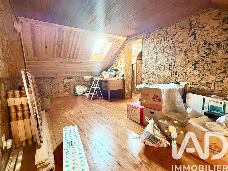 Maison - 227 m² - 9 pièces