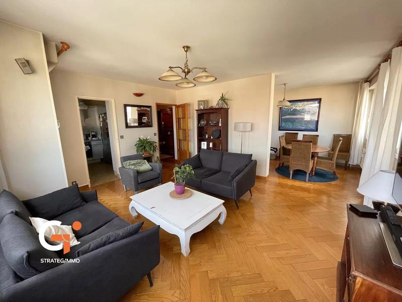 Appartement - 96 m² - 5 pièces