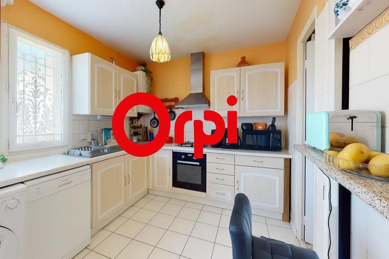 Maison - 96 m² - 5 pièces