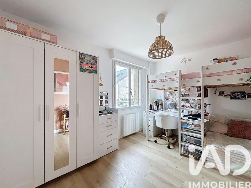 Maison - 224 m² - 9 pièces