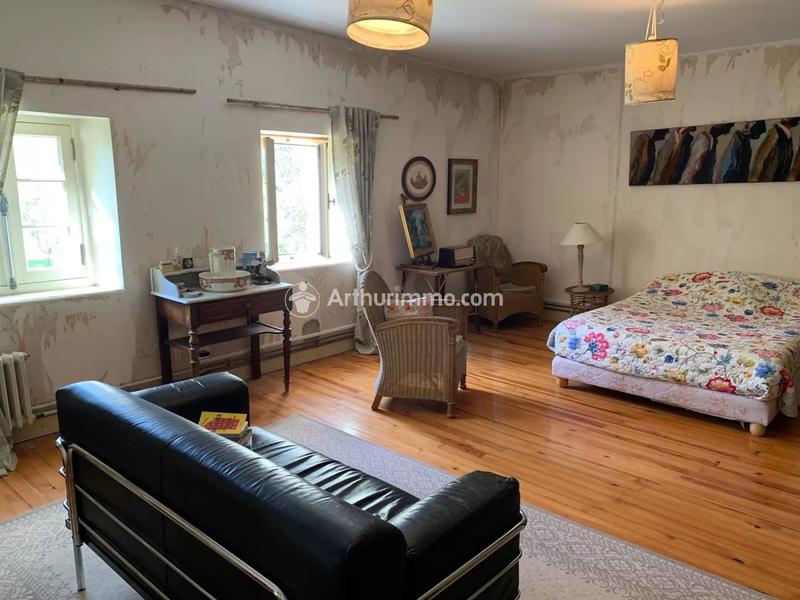 Maison - 300 m² - 8 pièces