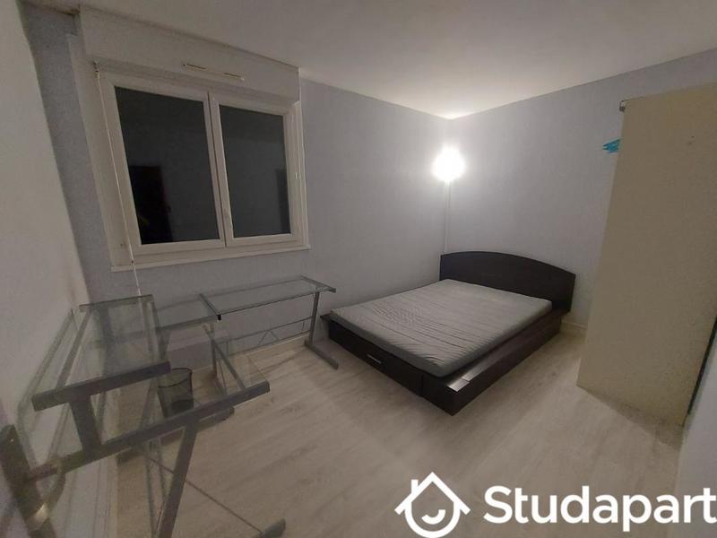 Chambre - 12 m² - 1 pièce