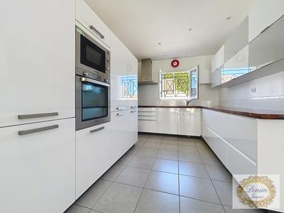 Maison contemporaine - 110 m² - 4 pièces