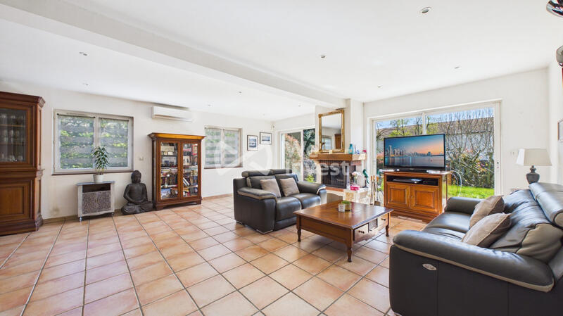 Maison - 186 m² - 6 pièces