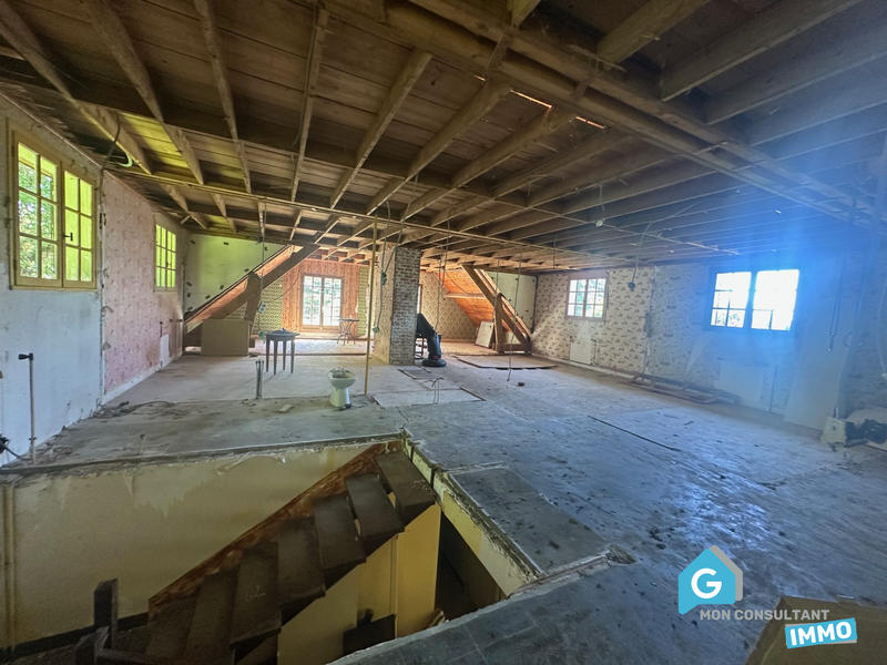 Maison - 330 m² - 8 pièces