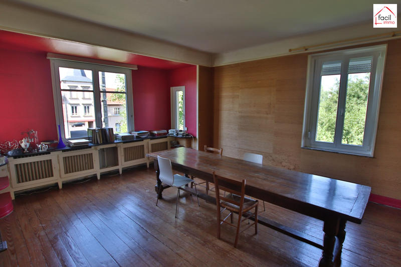 Maison - 352 m² - 16 pièces