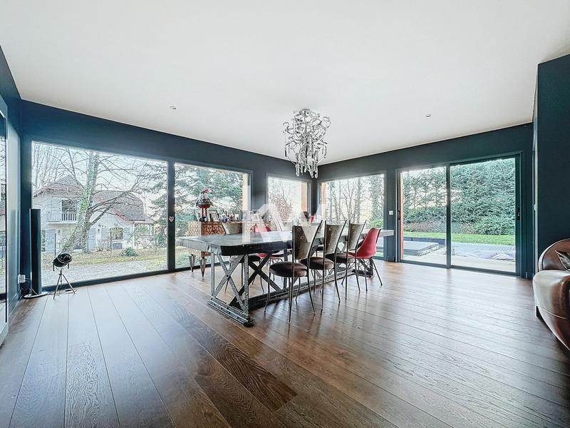 Maison - 335 m² - 7 pièces