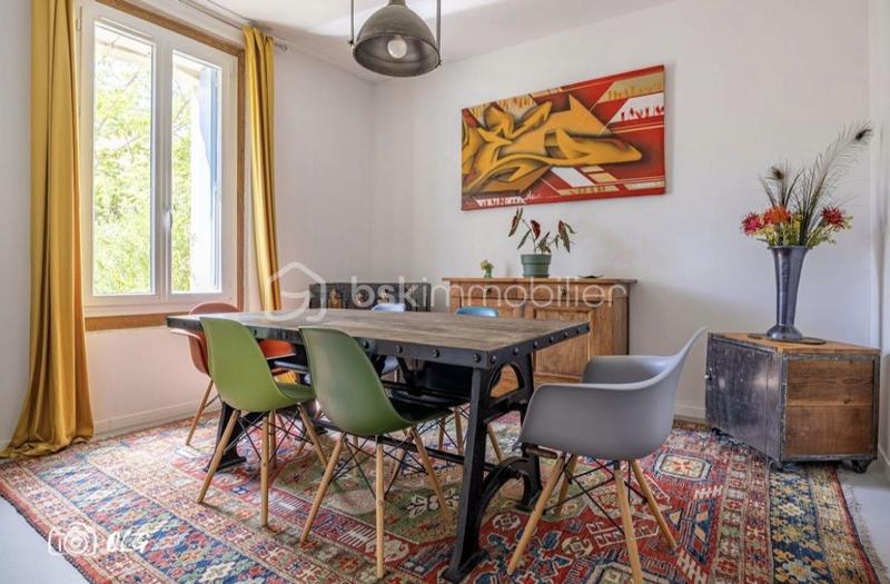 Demeure - 240 m² - 7 pièces