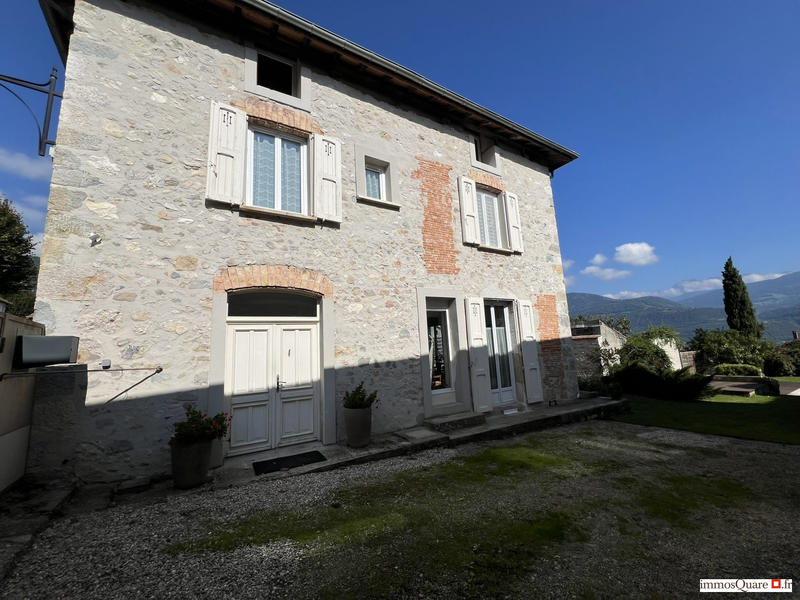 Maison - 200 m² - 6 pièces