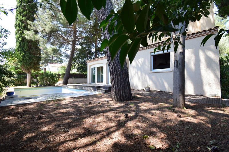 Villa - 195 m² - 6 pièces