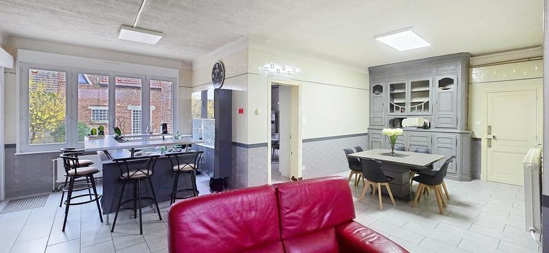 Maison - 290 m² - 10 pièces