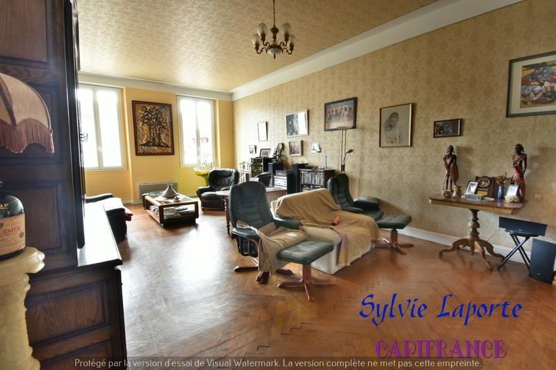 Appartement - 256 m² - 11 pièces