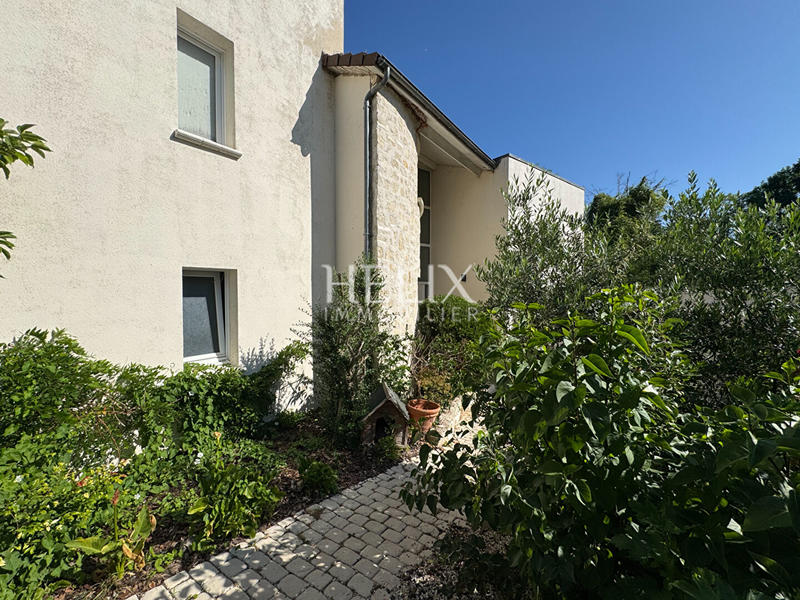 Maison - 350 m² - 8 pièces