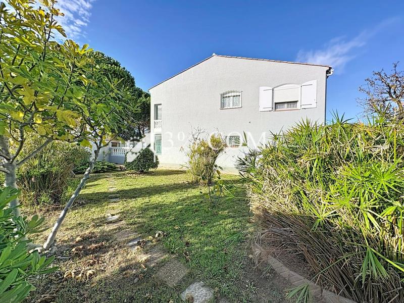 Villa - 398 m² - 11 pièces