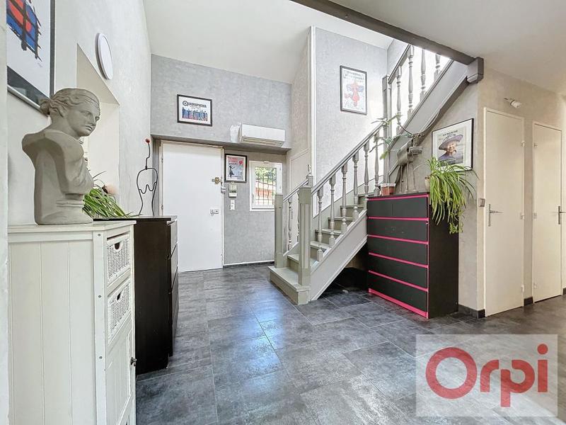 Maison - 197 m² - 8 pièces