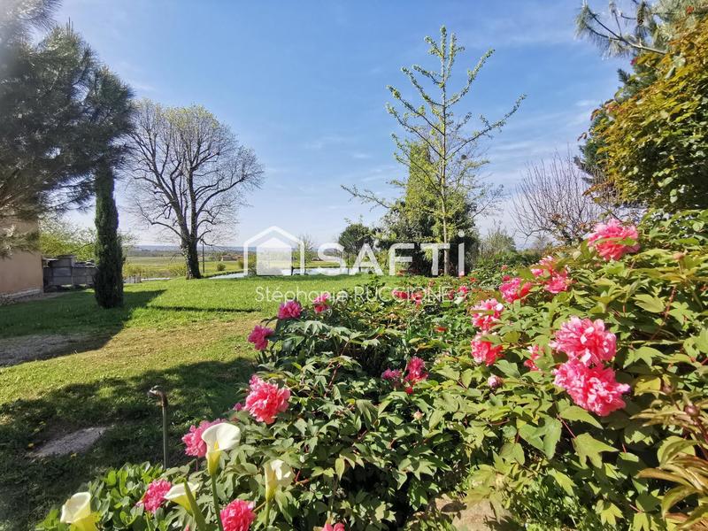 Maison - 240 m² - 6 pièces