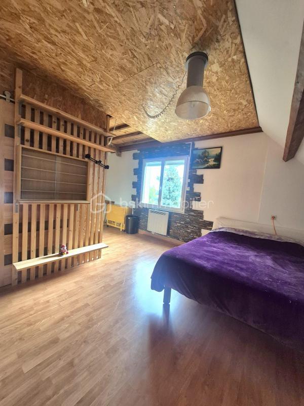 Maison - 90 m² - 5 pièces