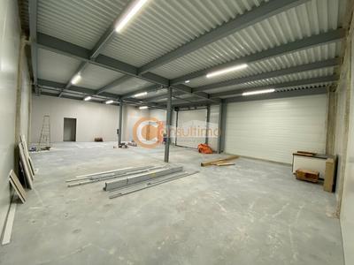 Local d'activité / Entrepôt - 374 m²