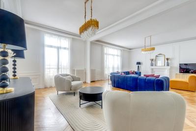 Appartement - 279 m² - 8 pièces