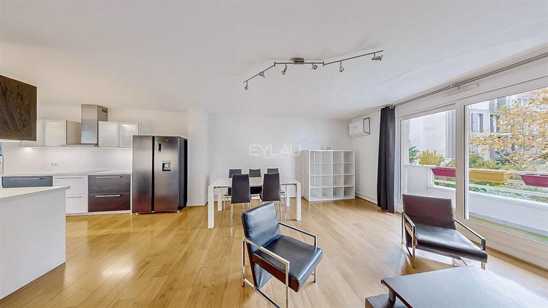 Appartement - 93 m² - 4 pièces