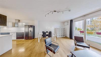 Appartement - 93 m² - 4 pièces