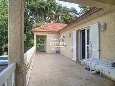 Maison - 194 m² - 6 pièces