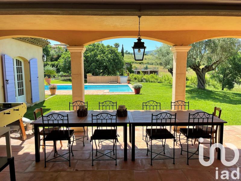 Maison - 200 m² - 5 pièces