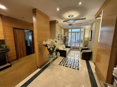 Appartement - 259 m² - 8 pièces