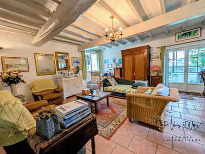 Maison - 290 m² - 9 pièces