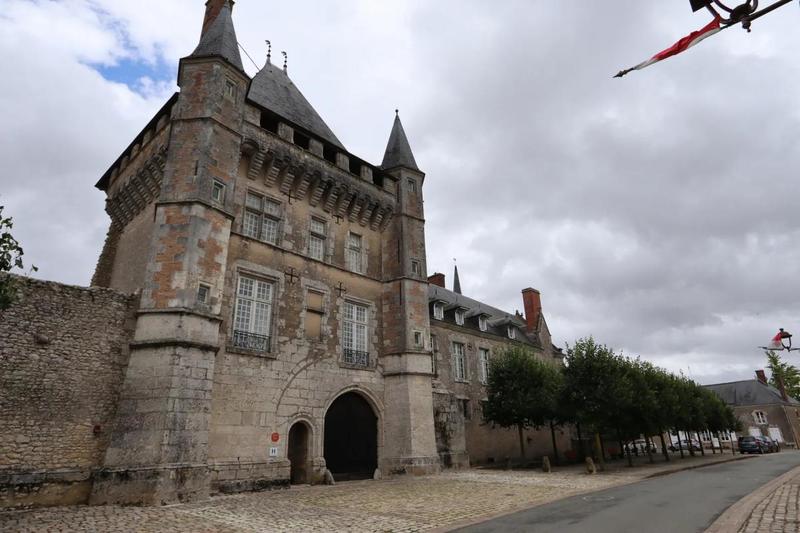 Maison - 390 m² - 7 pièces